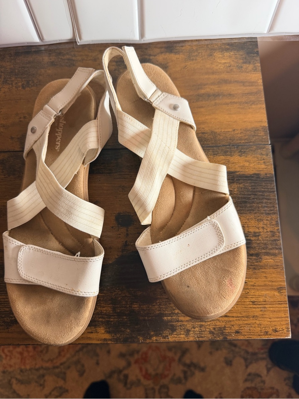 Grasshoppers Women's Cream Elastic Cross-Strap Sandals